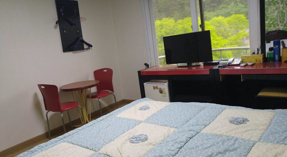 Camp Jirisan Parkview Ξενοδοχείο Gurye Εξωτερικό φωτογραφία